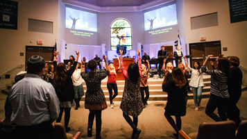 What is Davidic Worship, Compared With Messianic/Christian Worship?